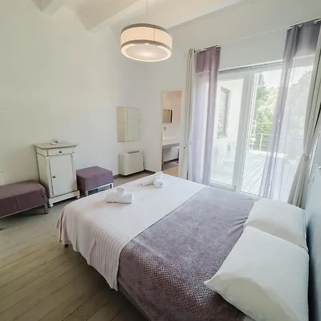 Bohème-chic Bonifacio (Corsica)